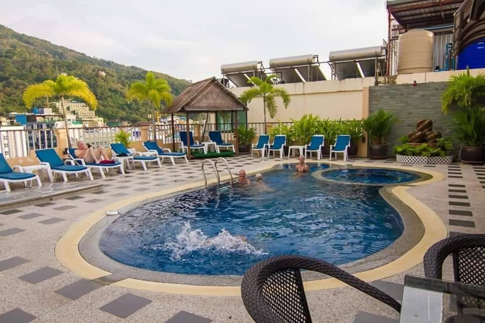 Patong Hemingways Hotel Exterior photo
